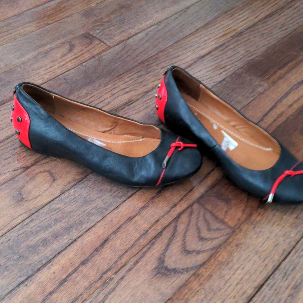 Rudsack black ballet flats